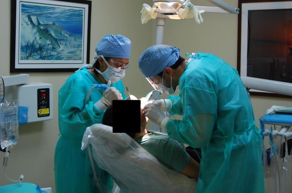 Dr. Antonio Llera performing a Straumann dental implant surgery