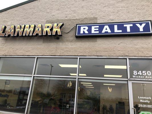 Lanmark Realty