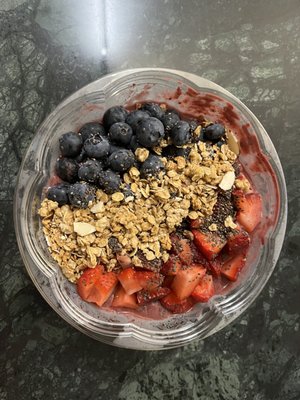 Berry açaí bowl