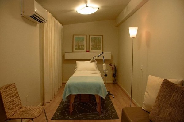 Acupuncture Treatment Room Fort Lauderdale - Thrive Wellness Center