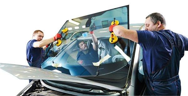 Offering same day windshield replacement services in Dallas, TX 75211