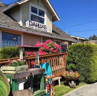 Dahlia's Vintage Marketplace