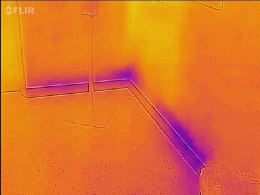 Detection of water damage with Infrared technology