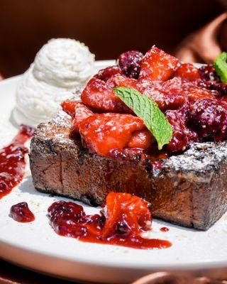 French Toast (mixed berries, shaved foie, whipped caramel creme fraiche)