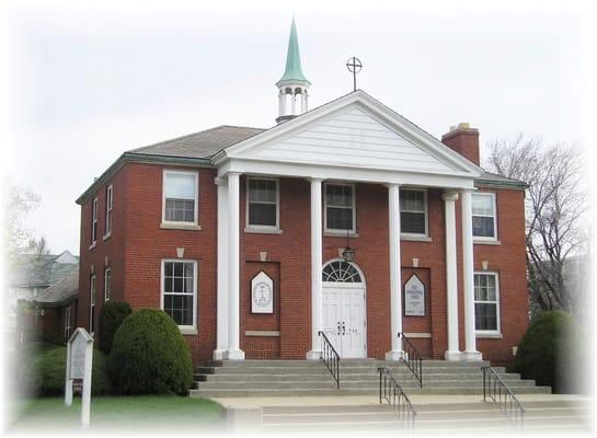 Exterior view of First Congregational United Church of Christ (Waukegan, IL)