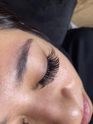 Wispy Volume lash extensions