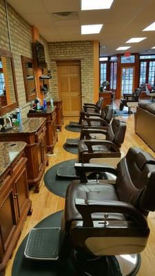 Welcome To Orlando Salon. 5975 N Clark St, Chicago IL 60660.