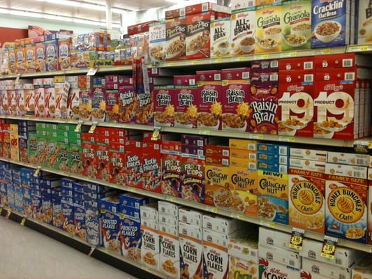 Look are perfectly lined up the cereal aisle is. The how everything look throughout the store.