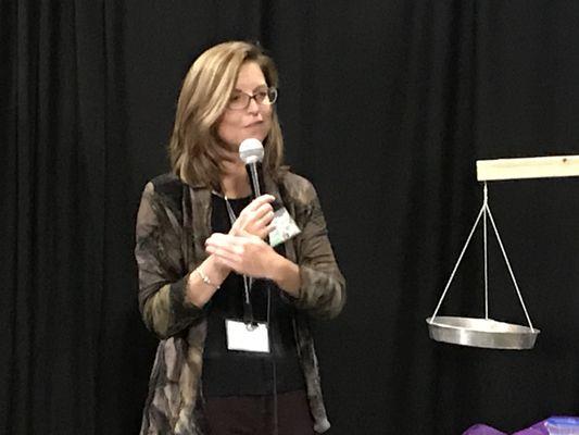 Giving a health lecture about inflammatory foods at a holistic Fair in Loveland, Colorado, Nov. 2019  #holistic #health #nutrition #fair