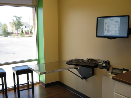 The facility is designed with the latest concepts to make both clients and patients more relaxed (key to communications!).