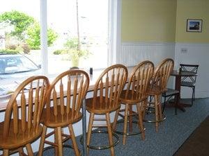 inside Jenness Beach Pizza & Grill