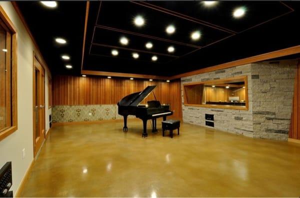 Live Room with Yamaha C3 Grand