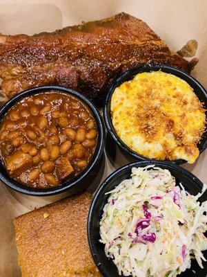 Baby backs with baked beans, Mac n cheese and coleslaw