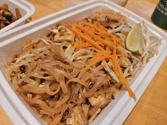 Chicken pad Thai