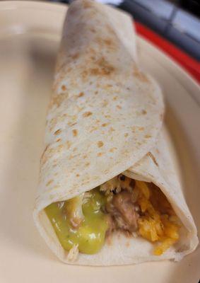 Green chili chicken burrito