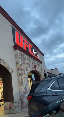 Front of UFC GYM PEARLAND