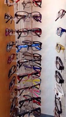 Model glasses for women..