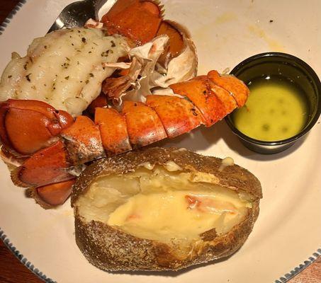 What it actually has in it- watery cheese and 3 small pieces of lobster. Sad.