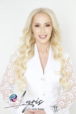 Lyris is an internationally renowned,ANCC board-certified family nurse practitioner,educator,trainer,speaker,&KOL, familymedical & aesthetic