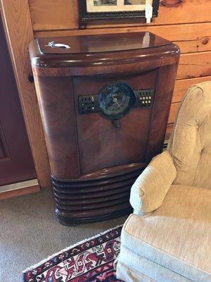 Old Zenith Radio, pretty cool