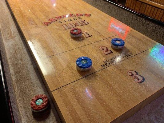 Shuffle board