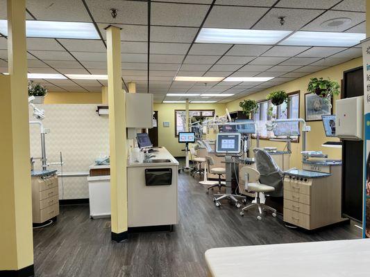 Dr. Golden's sunny, cheery, open bay orthodontic clinic where beautiful smiles are made daily!