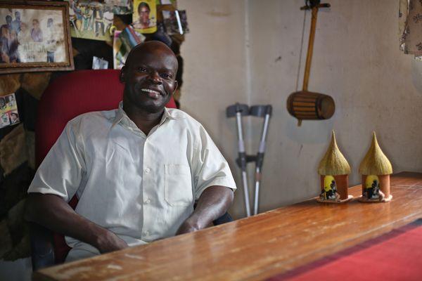 Yeko (artisan) from Wakiso, Uganda. Bark Cloth Hut Nativity and Ornament.