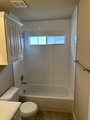 Bath tub re-tile completed