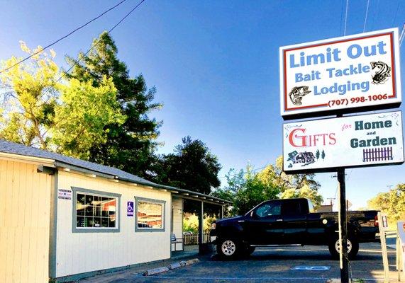 Front of "Limite Out" bait and tackle store in Clearlake Oaks CA.