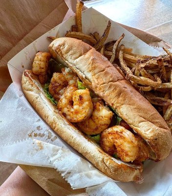 Grilled shrimp po' boy