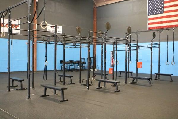 Rogue Rig with 8 squat racks and main CrossFit area