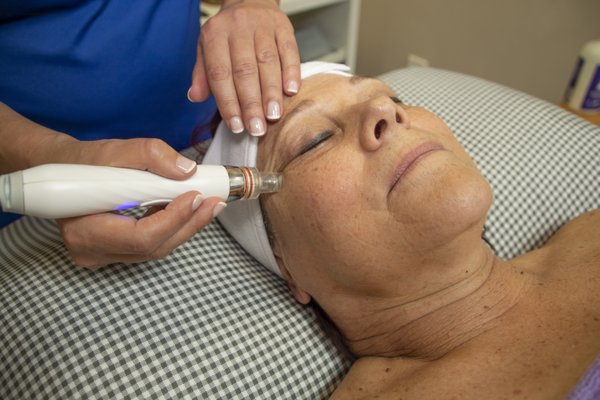 Hydra  Facial is a facial treatment using a device to deliver exfoliation, cleansing, extraction, and hydration to the face. At Vitality Spa