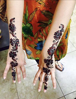 Henna tattoos