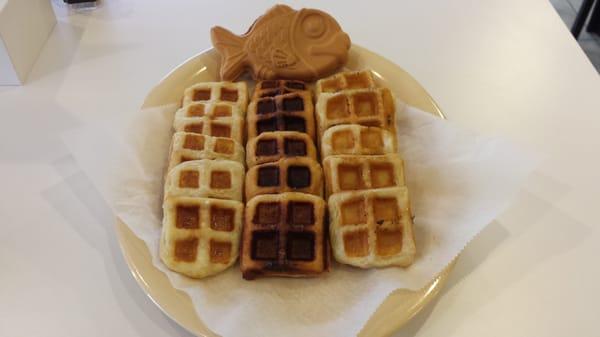 Waffle.... Cinnamon , Almond, Cane sugar..