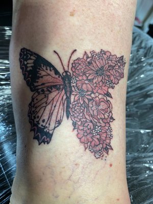 Another amazing job by Lindsay at Expressive Ink.   Trent's staff at either location is amazing.