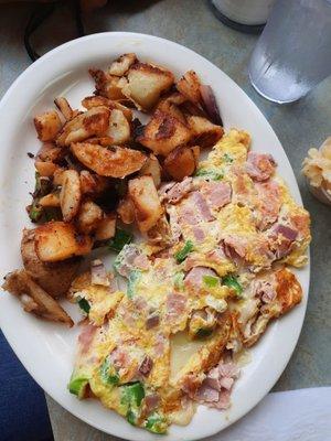 Western omelet with home fries