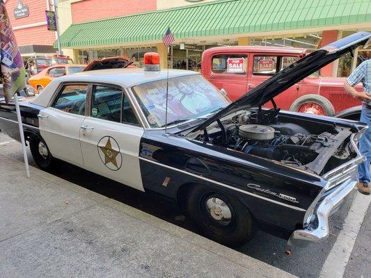 Sheriff's Car in Downtown Mt. Airy