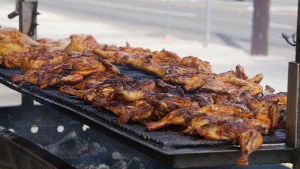 Pollos Al Carbon 
 Sabados y Domingos