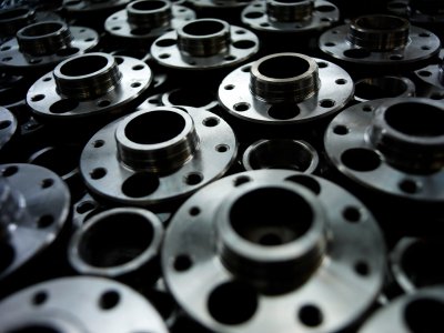 Pipe flanges