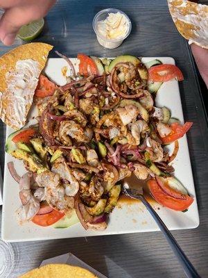 Mariscos El Tata Al Estilo Sinaloa