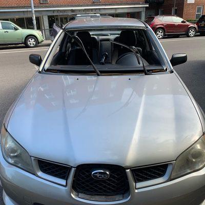 Subaru Impreza windshield installation