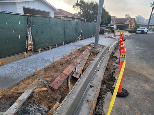 concrete sidewalk in the city of Torrance