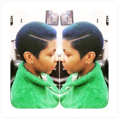 Women's Haircut by Que