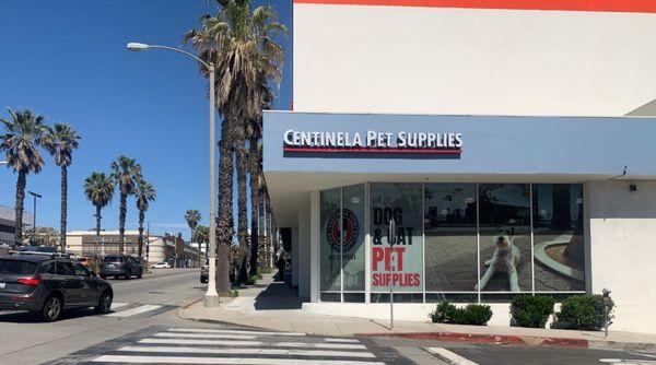 Centinela Feed & Pet Supplies on Wilshire