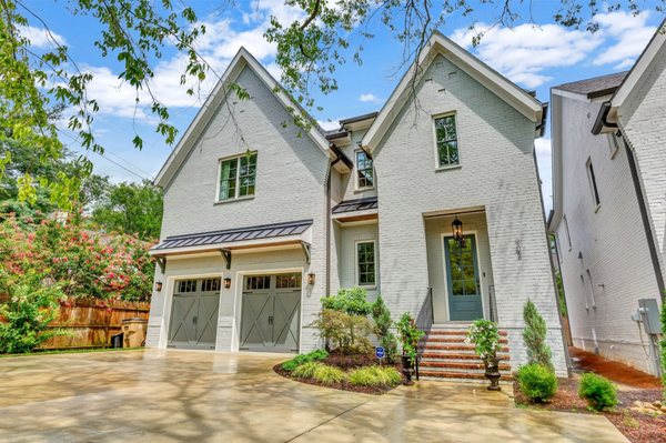 Green Hills, Nashville listing courtesy of Grace Clayton, Private Office Advisor with Engel & Völkers Nashville