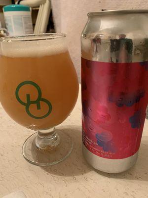 DDH Double Citra Daydream purchased at Universal Beverage. A delicious beer that I never would've gotten cans of had it not been for them!