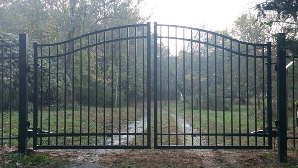 5'-6' Flat Top Aluminum Bell Arch Double Drive Gate