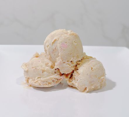 Strawberry cheesecake polvoron ice cream