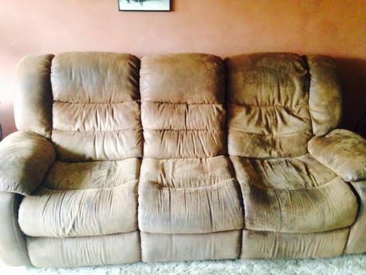 Before and After Upholstery Cleaning in Elmwood Park, IL