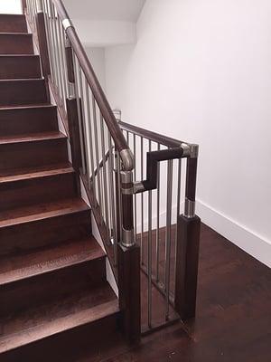 Frameless Glass Stair Rail with S.S. Cap